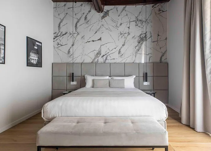 At Luxury Navona 2 4* Rom